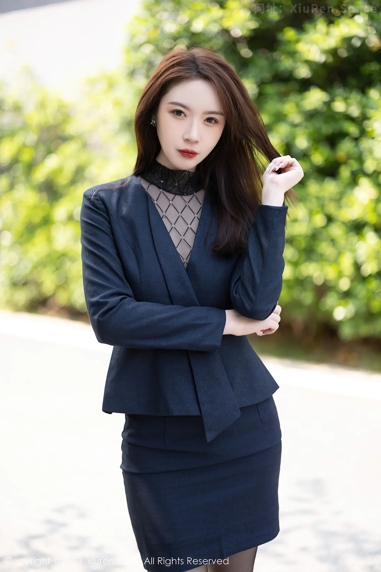 图片[5]-[XiuRen秀人网]2023.06.14 VOL.6914 梦心玥 黑色礼服与透视连体衣加黑丝美腿性感私房写真集-秀人网官方网站